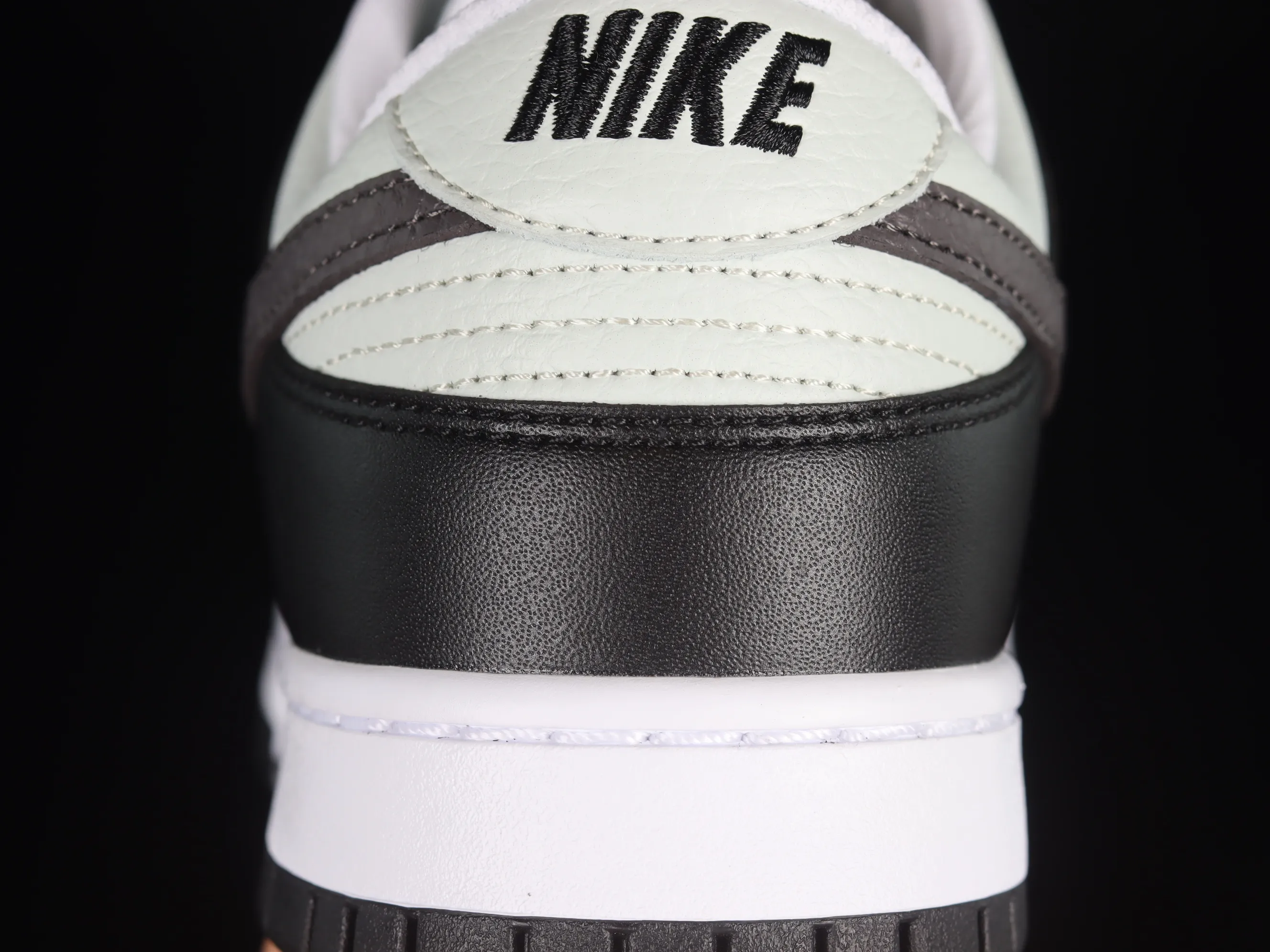All categories Nk SB Dunk series Nk SB Dunk Low low-top sneakers Nk Dunk Low "Mini Orange Swoosh" SB low-top sports and leisure sneakers FN7808-001